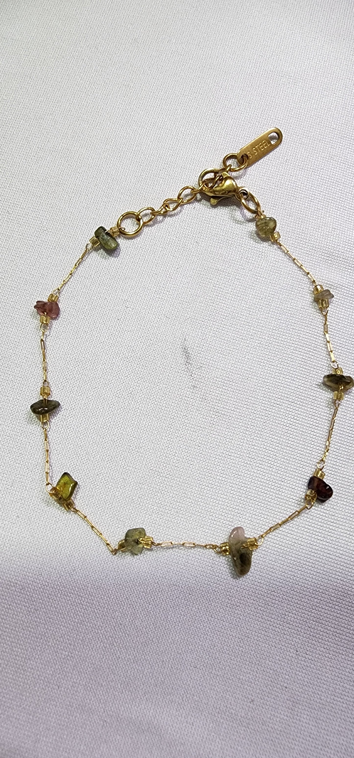 Bracelets, Necklaces or Anklets: Natural stones.