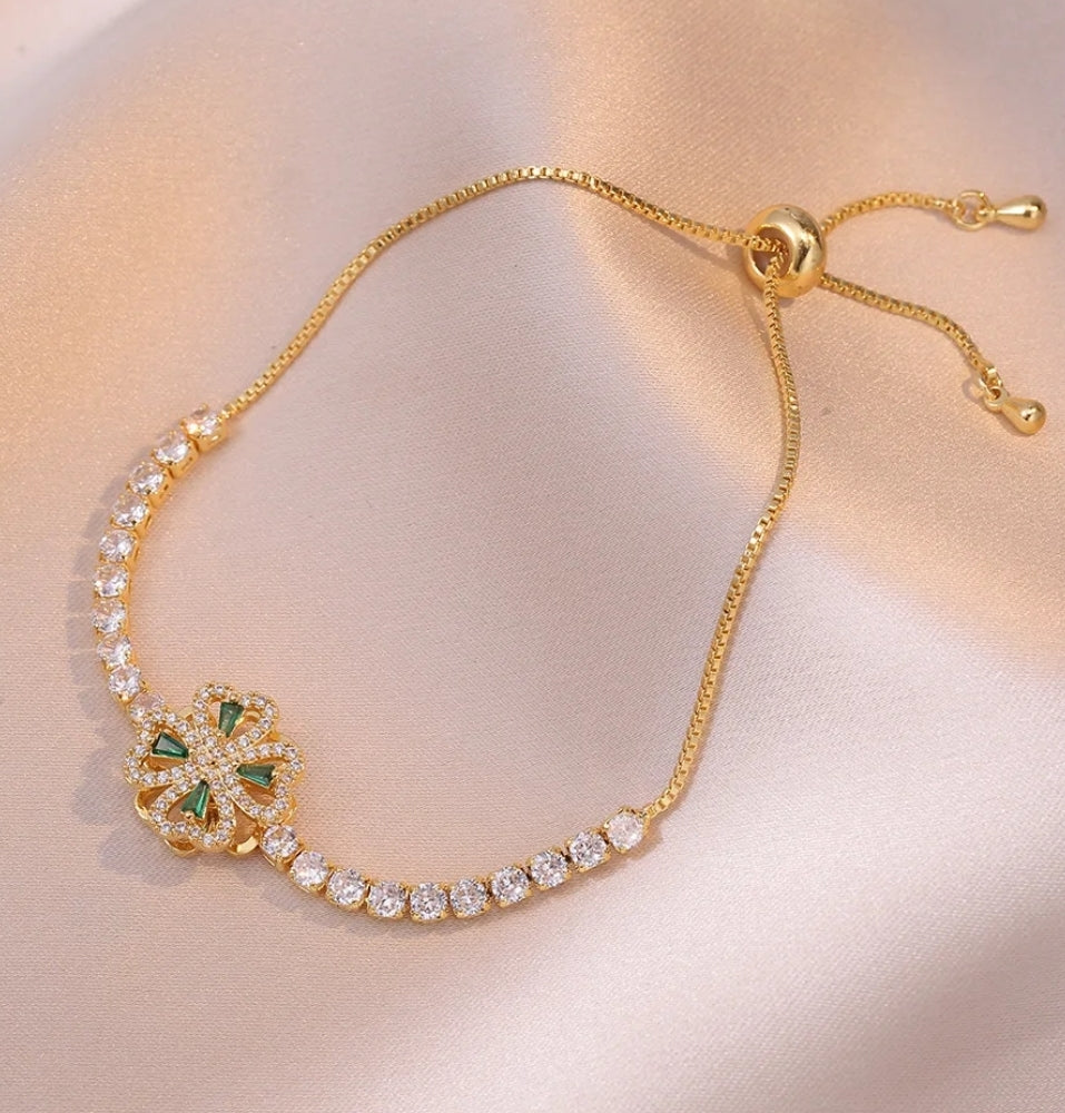 Four-leaf clover π rotated, Green Zircon Diamond Jewellery