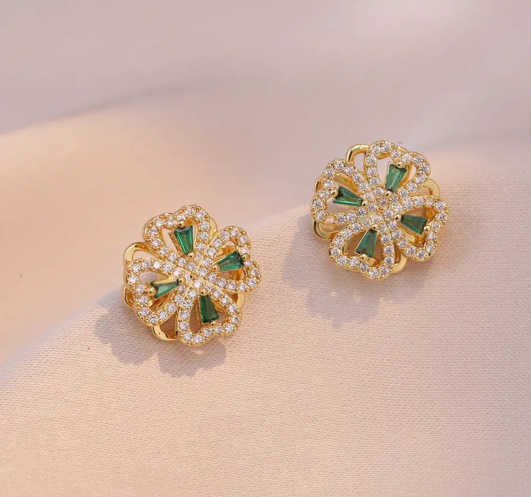 Four-leaf clover π rotated, Green Zircon Diamond Jewellery