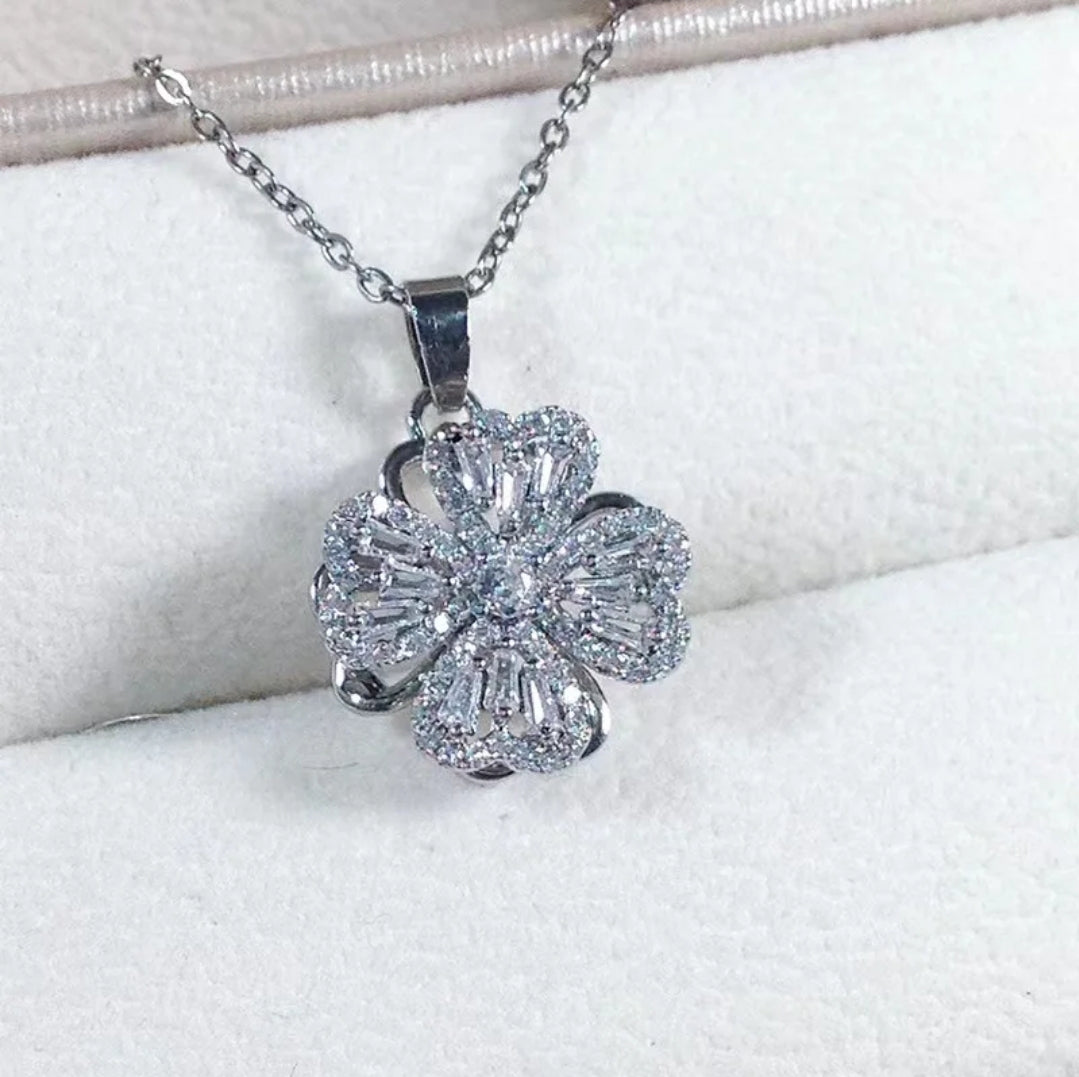 Rotate Zircon Diamond, four-leaf clover Jewellery