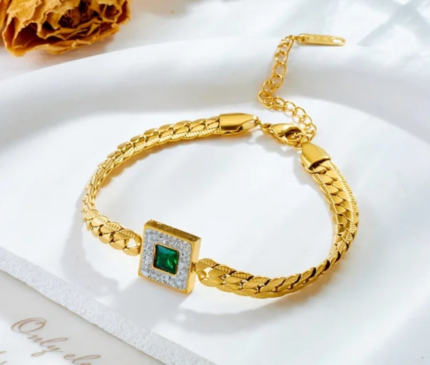 Necklace and bracelet, crystal Jewellery