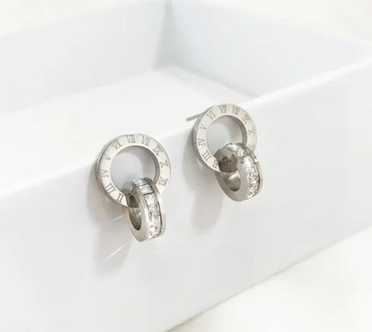 Jewelerry: Roman numerals, double ring